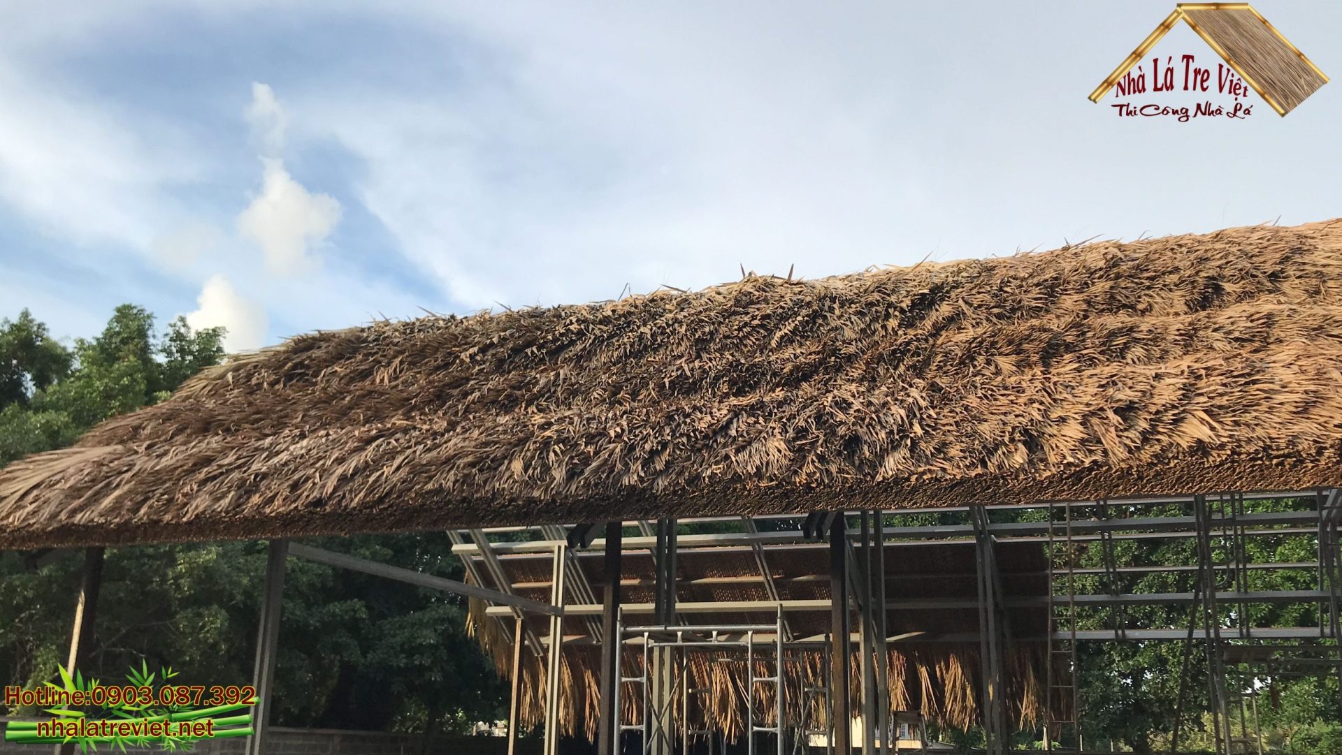 Thi công mái lá lợp khung sắt và những điều cần phải biết